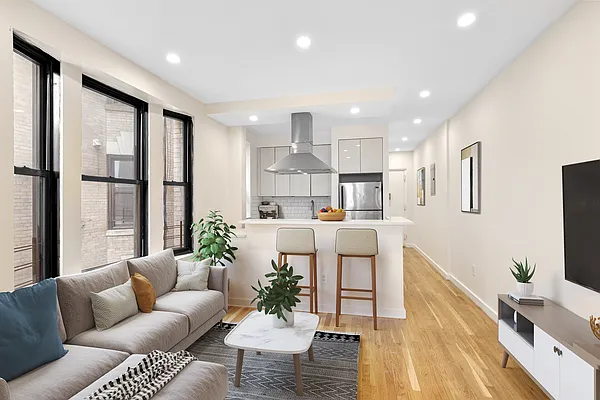 Rented by Bohemia Realty Group | media 6