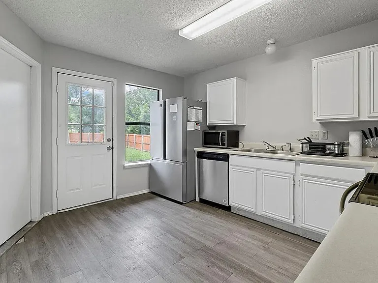 12714 Hilltop Dr — Photo 10