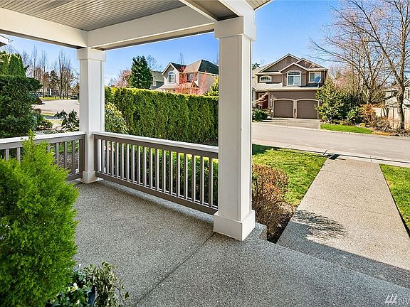 3rd image of 3026 206th Way NE