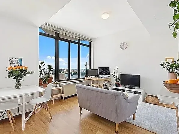 300 East 93rd Street image 1 of 13