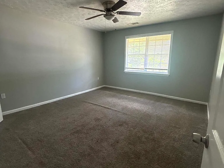 920 Lamore St — Photo 32