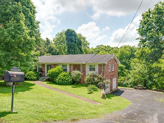 2nd image of 416 Hollydale Dr
