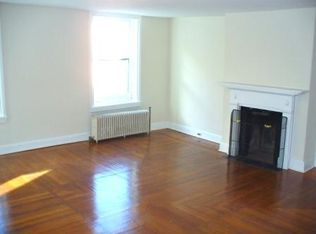 127 S 18th St, Philadelphia, PA 19103