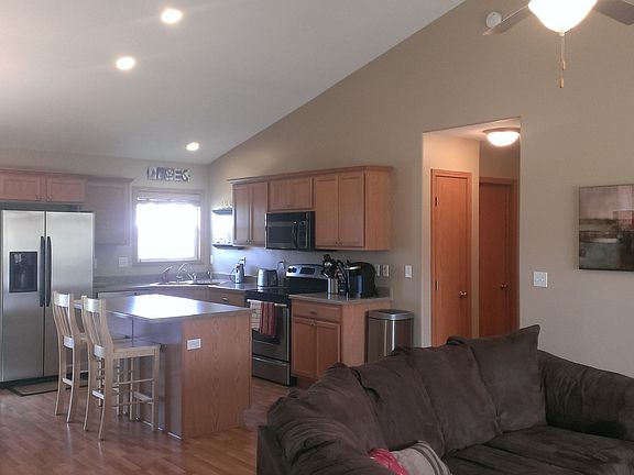4th image of 290 Lencester Ave