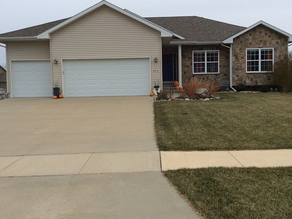 1st image of 915 Lake View Ave
