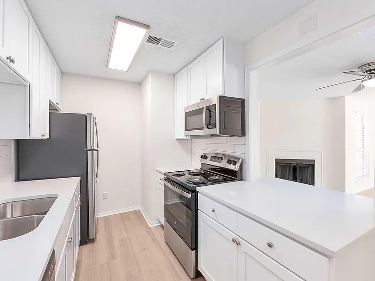 Northridge Apartments — Photo 21
