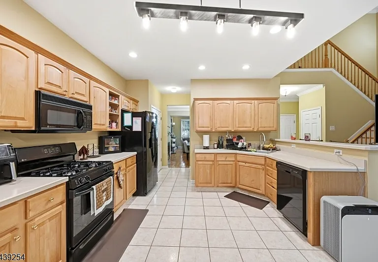75 Spring Hill Cir — Photo 7