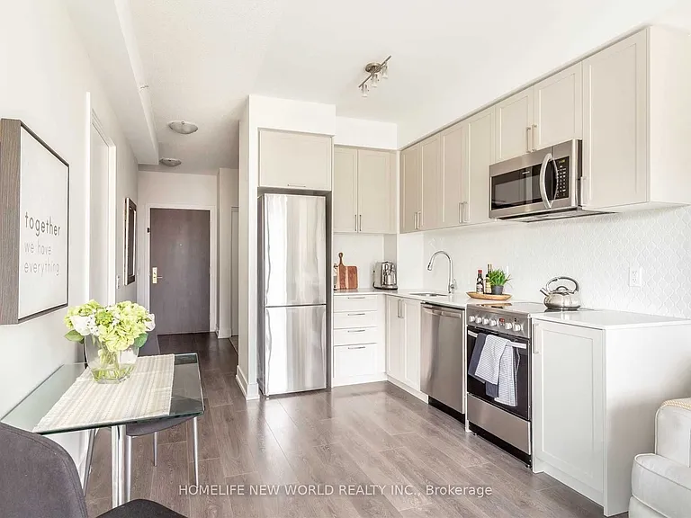 278 Buchanan Dr #218E — Photo 2