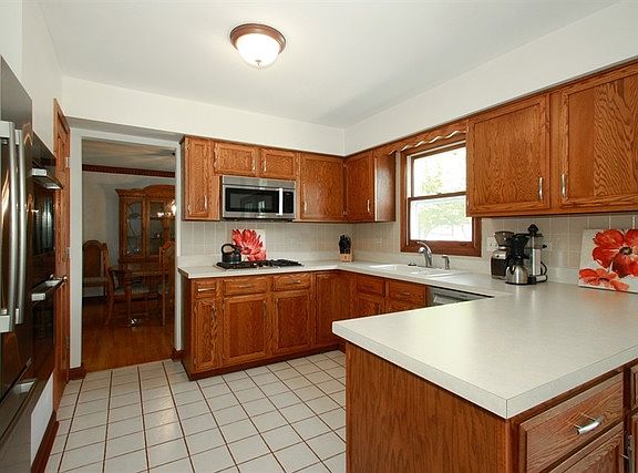 5th image of 1523 S Belmont Ave