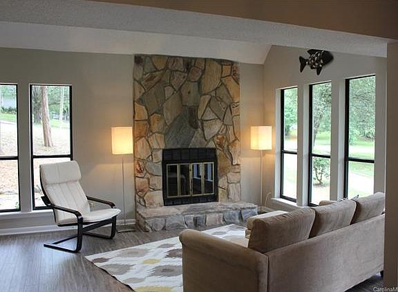2nd image of 8119 Tiburon Cres