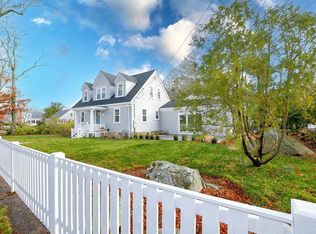 3 Pleasant St, Marion, MA 02738