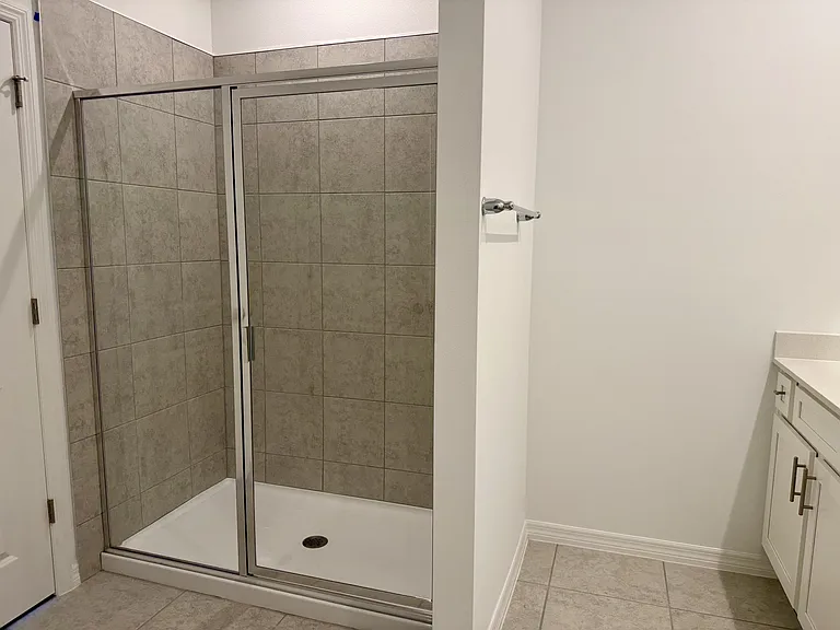 826 Castleford Ave NE — Photo 11
