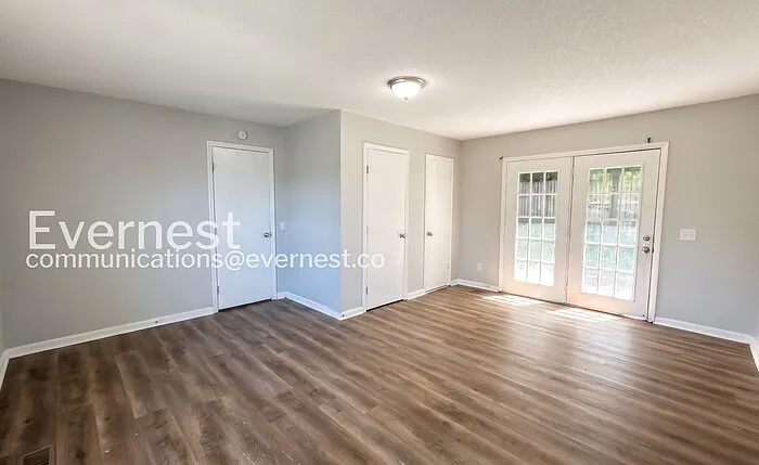 404 Dabney Dr — Photo 7