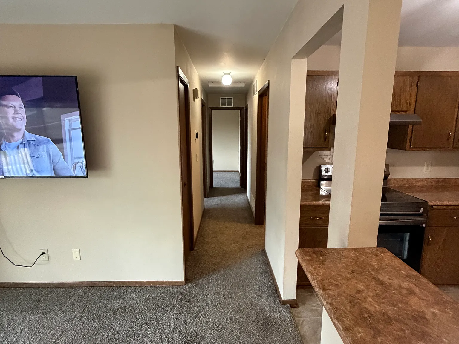2 bed, 1076 sqft, $1,750 — Photo 3