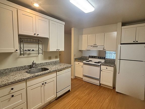 5th image of 2802 SW Beaverton Hillsdale Hwy APT E