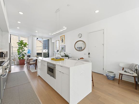 3rd image of 39-41 Maxwell St #1