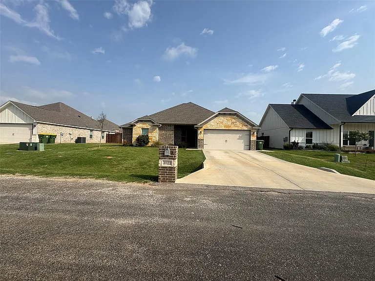 3022 Promenade Dr — Photo 3