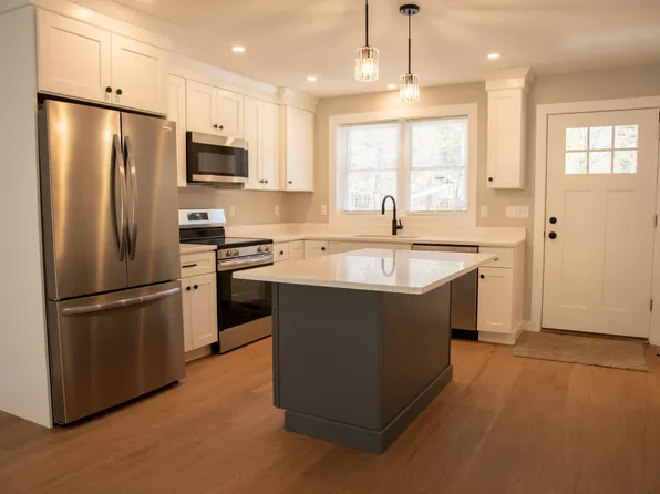 18 Vernon St #A, Middleboro, MA 02346