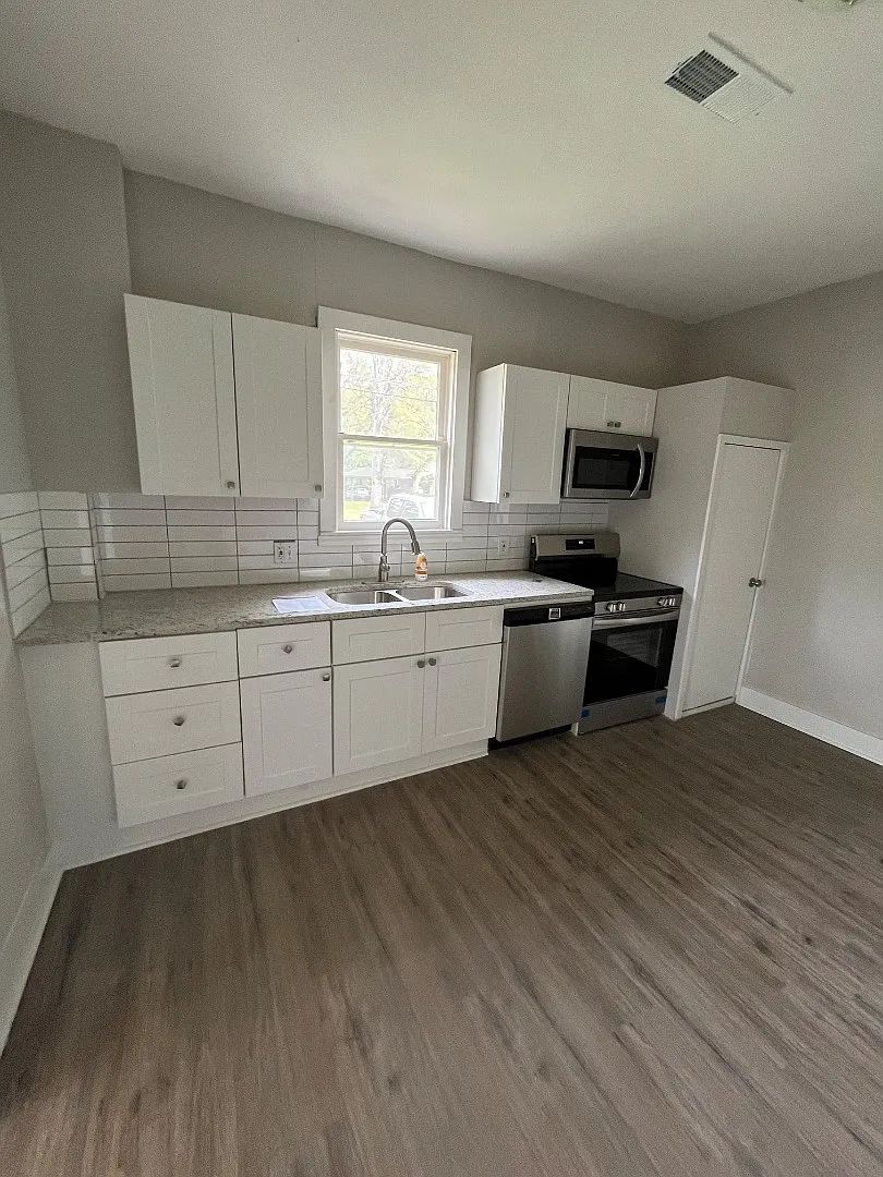 7703 Lotus Ln — Photo 4