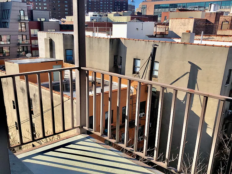 1810 3rd Ave #A9A — Photo 8