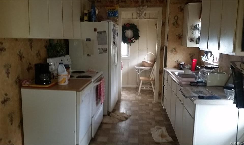 2nd image of 2217 Irving St