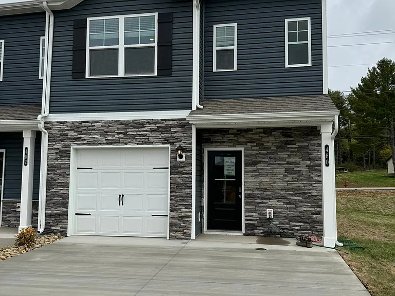 480 Vogt Dr #480 — Photo 1
