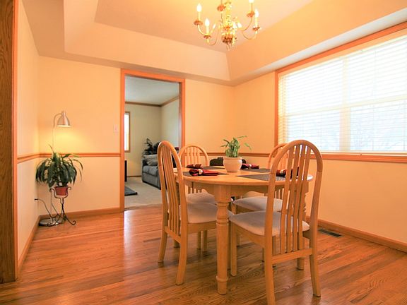 5th image of 214 Cobblestone Ln