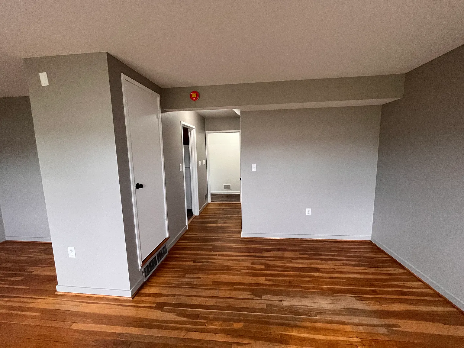 2 bed, $895 — Photo 2