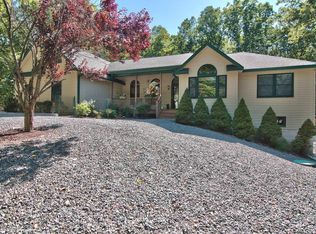 276 Falling Waters Blvd, Lackawaxen, PA 18435