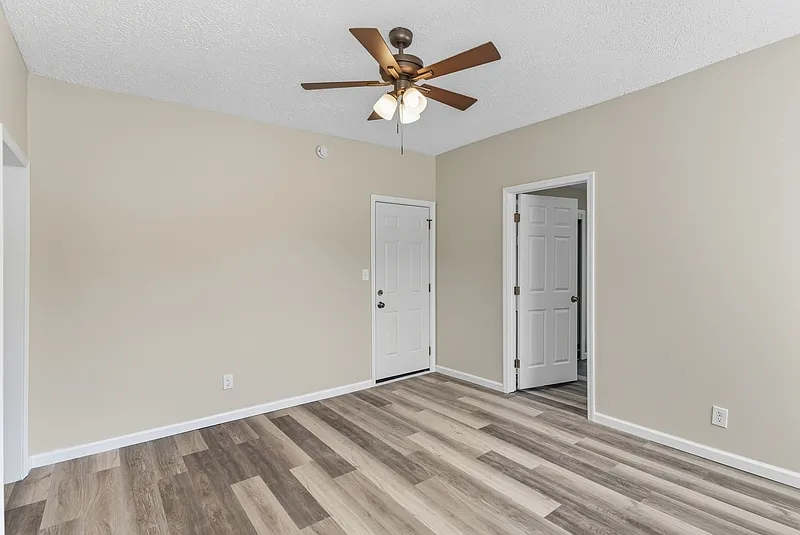 1 bed, 1.0 bath, 526 sqft, $925 — Photo 2