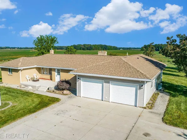 10098 W Pierson Rd, Flushing, MI 48433