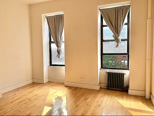 1st image of 1462 2nd Ave APT 4S