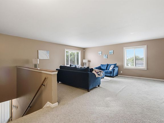 3rd image of 735 Claire Pointe Cir