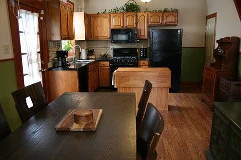 3rd image of 2612 E Norris St