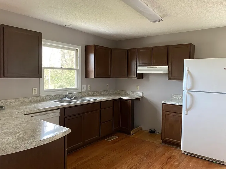 1306 Baxter St — Photo 3