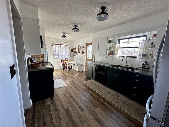 5th image of 202 S Adams St