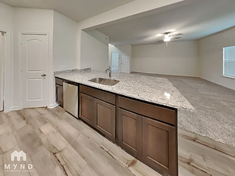 200 Tidwell Dr — Photo 5