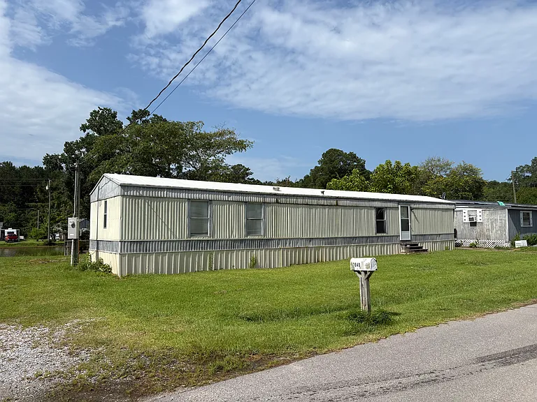 3640 Katherine Dr — Photo 1