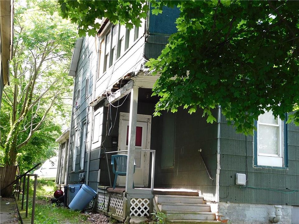 2nd image of 715 W 4th St