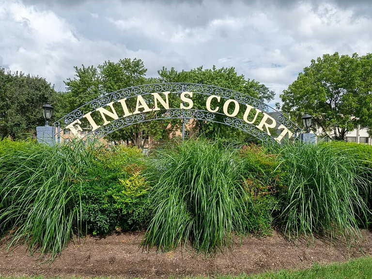 Finian's Court Apartments — Photo 12