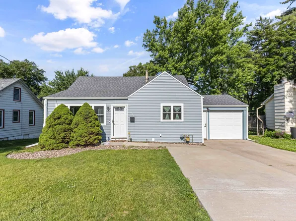 632 12th St, West Des Moines, IA 50265