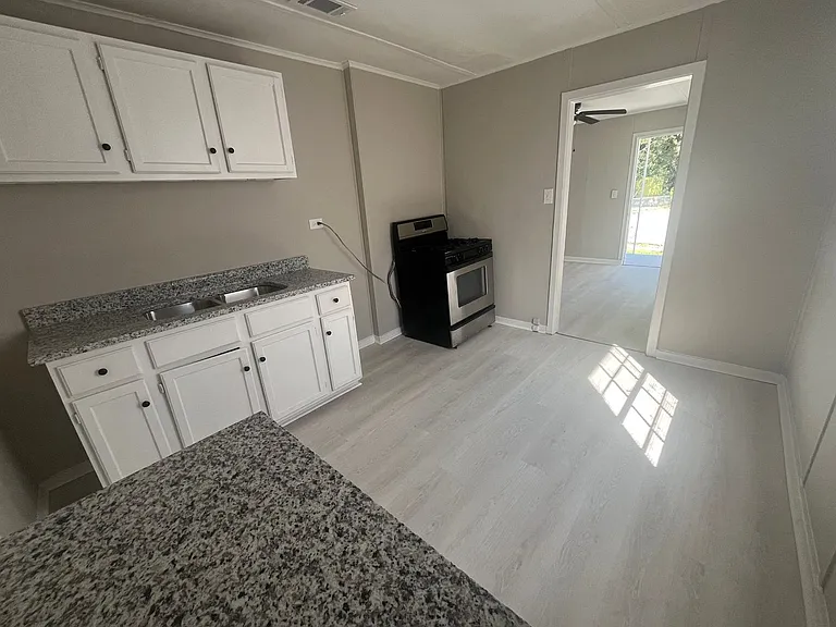 112 Union St — Photo 6