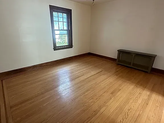 325 Bogert Ave — Photo 11