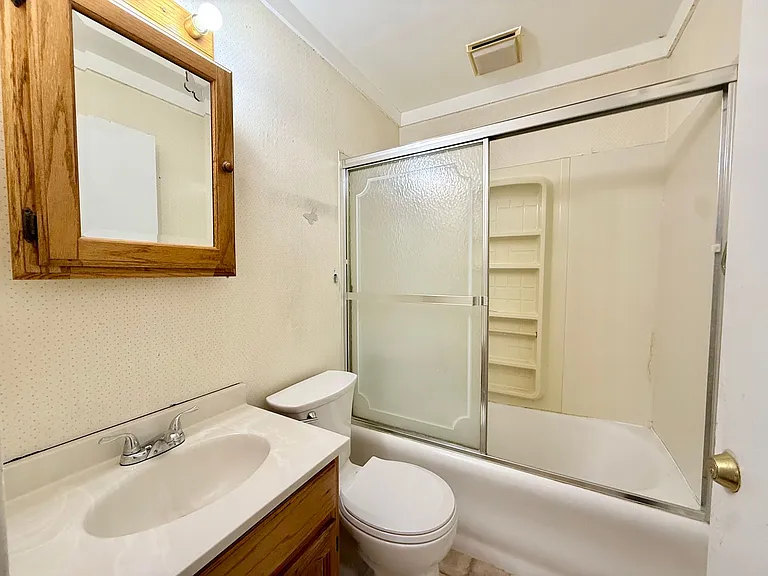 436 W. Cook — Photo 3