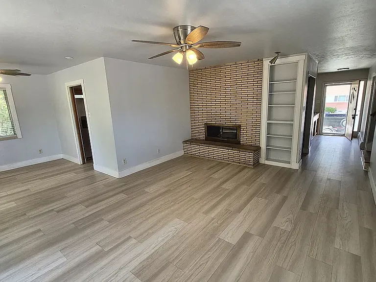 1318 Virginia St — Photo 15