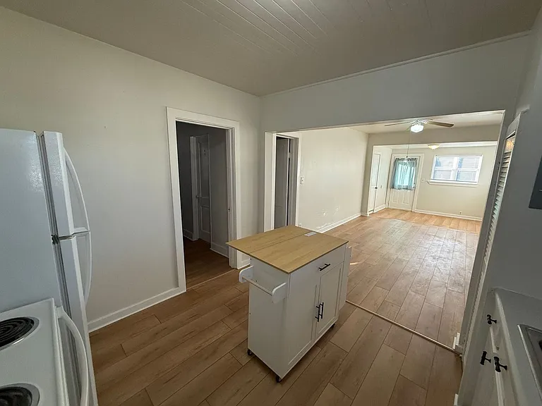 350 N South St #A — Photo 6