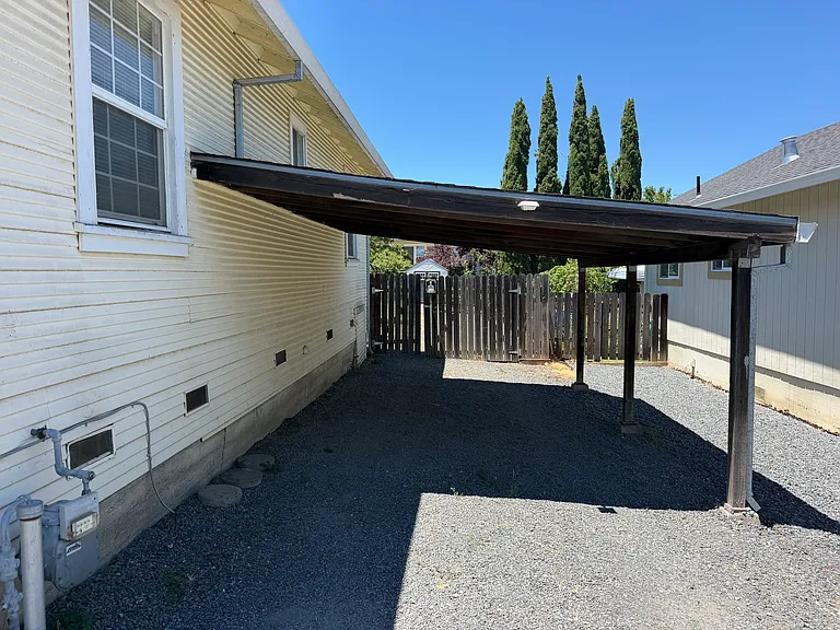 30 Merrill St — Photo 8