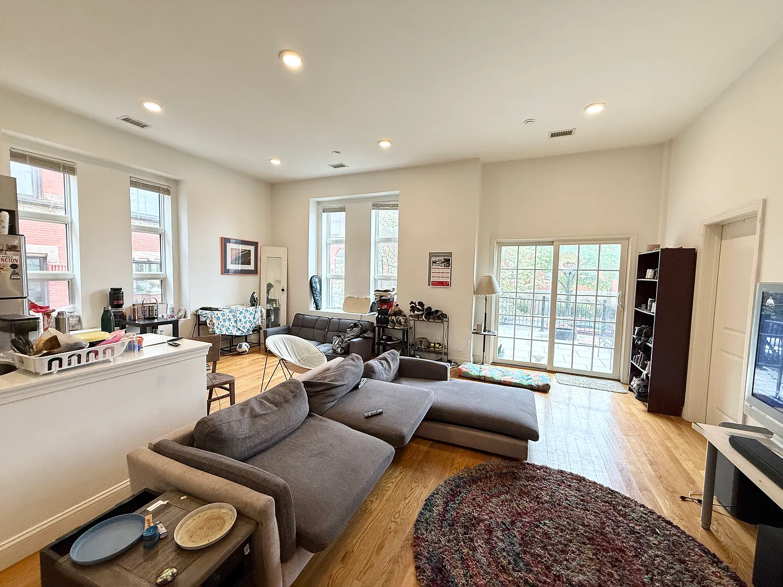 407 Dudley St — Photo 4