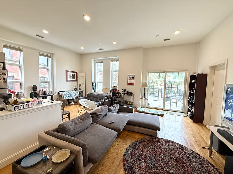 407 Dudley St #2 — Photo 4