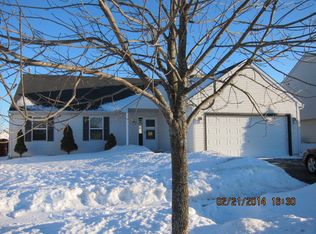 902 Joanne Ln, Harvard, IL 60033